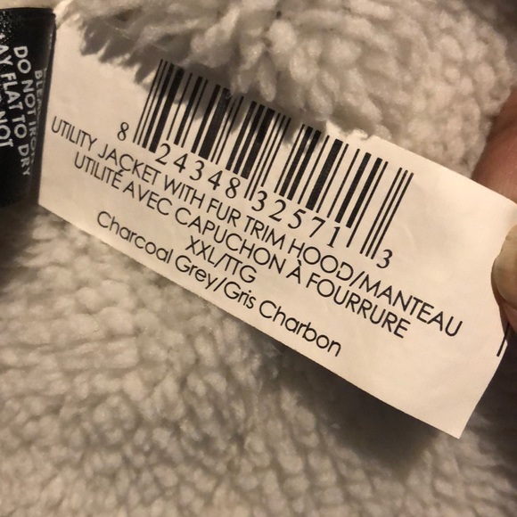 Dog Water resistant jacket with hood - Picture 6 of 8